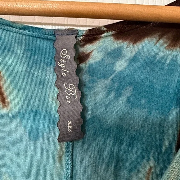 Style Biz size small V-neck, sleeveless tie-dye, maxi dress dress - Picture 2 of 4